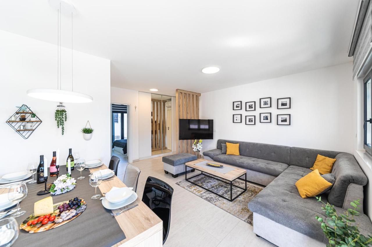 Luxury Apartment Pia With Swimming Pool And Grill Trogir Exterior foto